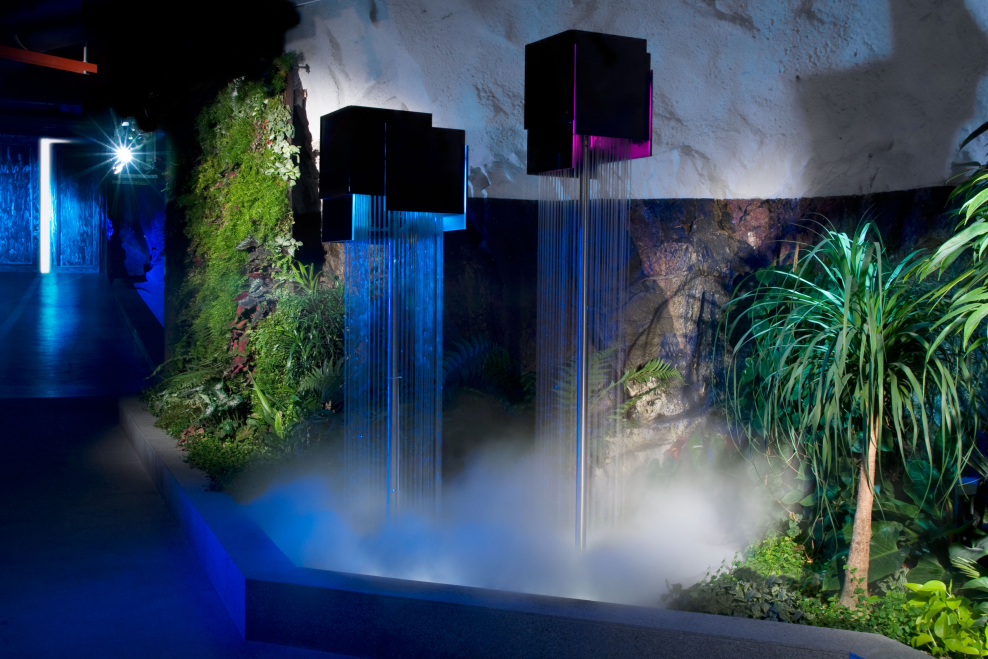 Стеновой водопад