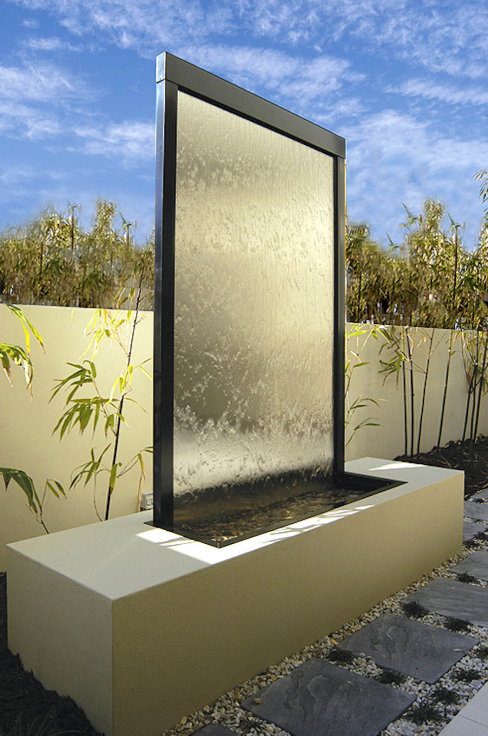 Настенный фонтан водопад