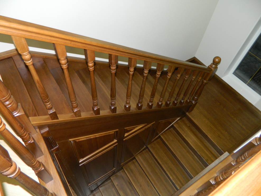 Лестницы из массива дерева