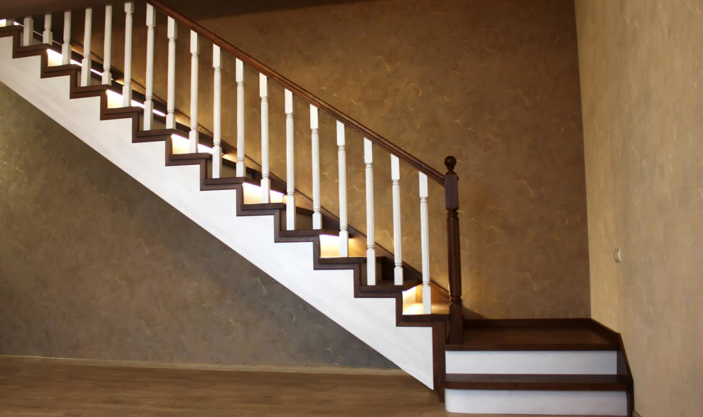 Отделка бетонной лестницы деревом