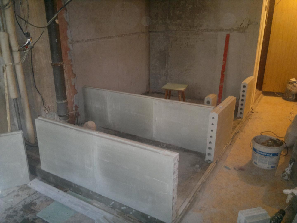 Возведение сантехкабины