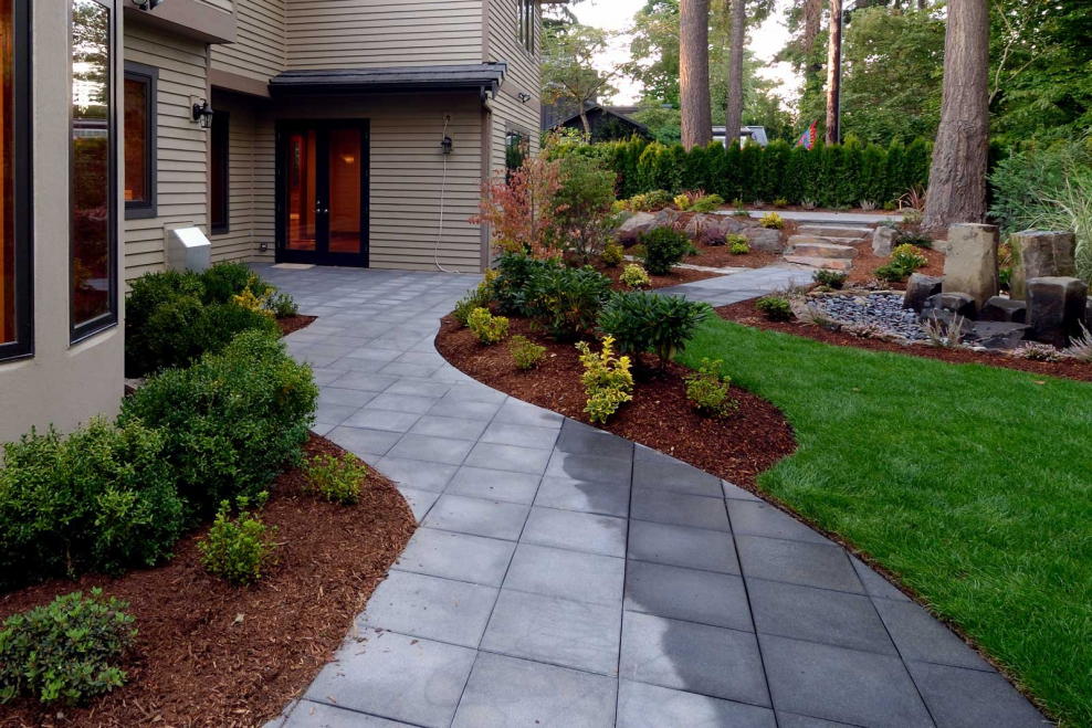 Тротуарные дорожки на участке