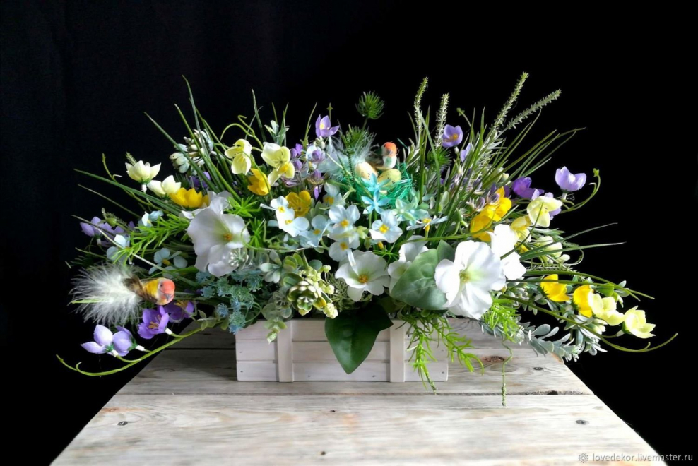 Весенние композиции из искусственных цветов
