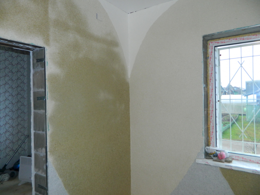 Отделка вокруг окна декоративной штукатуркой