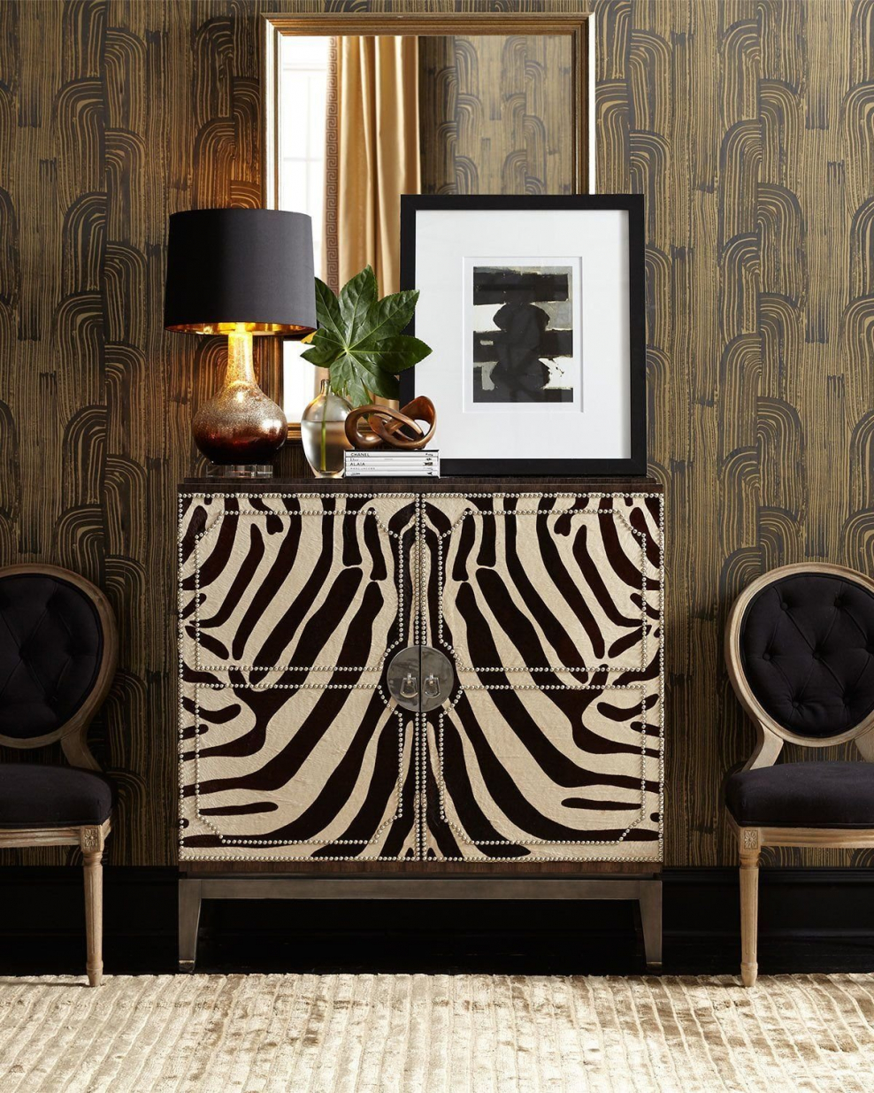 Столик в африканском стиле