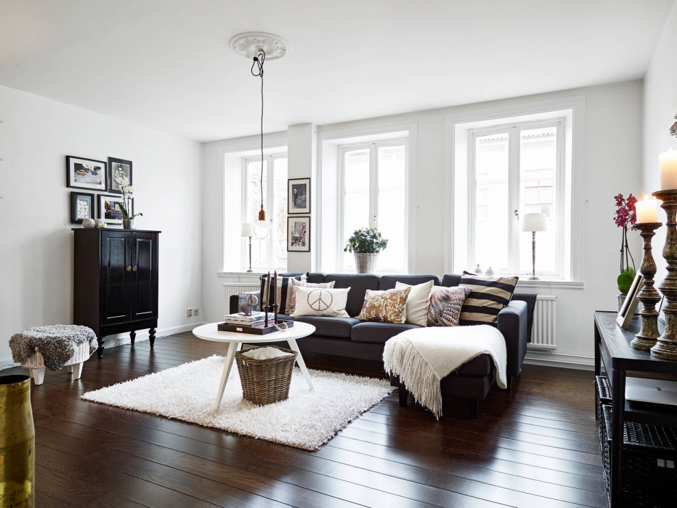 Белая гостиная в скандинавском стиле