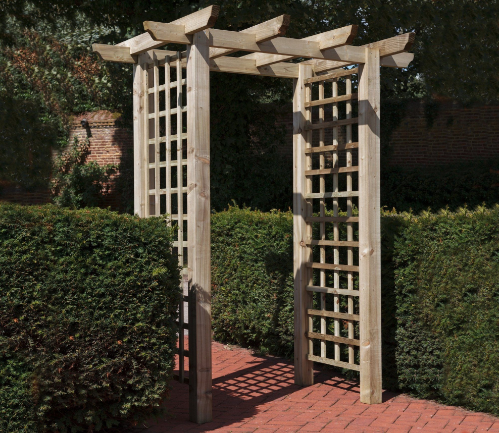 Пергола с розами сорт