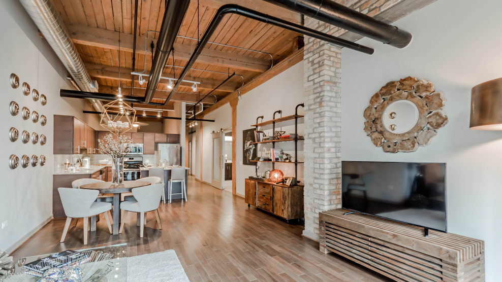 Потолок в стиле лофт гранж