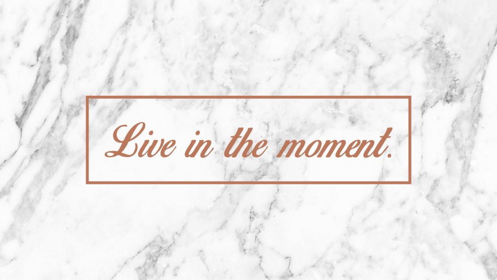 Мрамор розовый с золотом