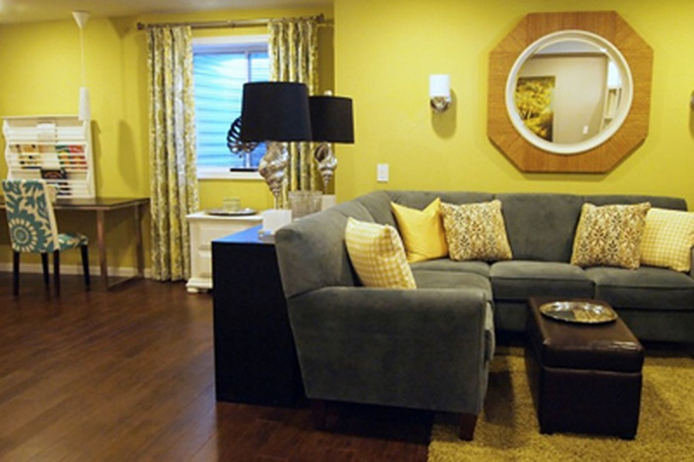 Зонирование гостиных цветом стен