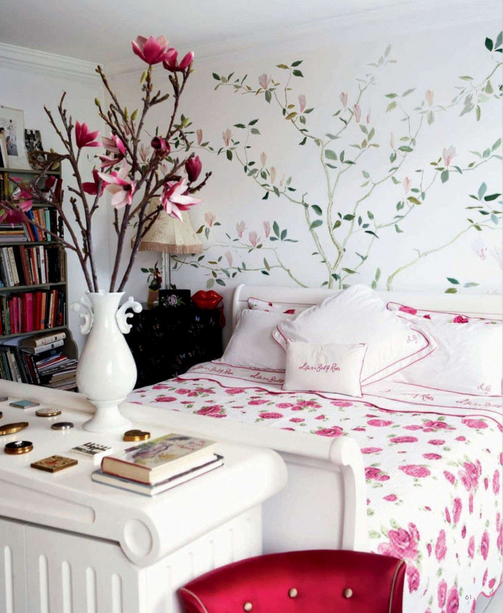 Обои в мелкий цветочек в интерьере