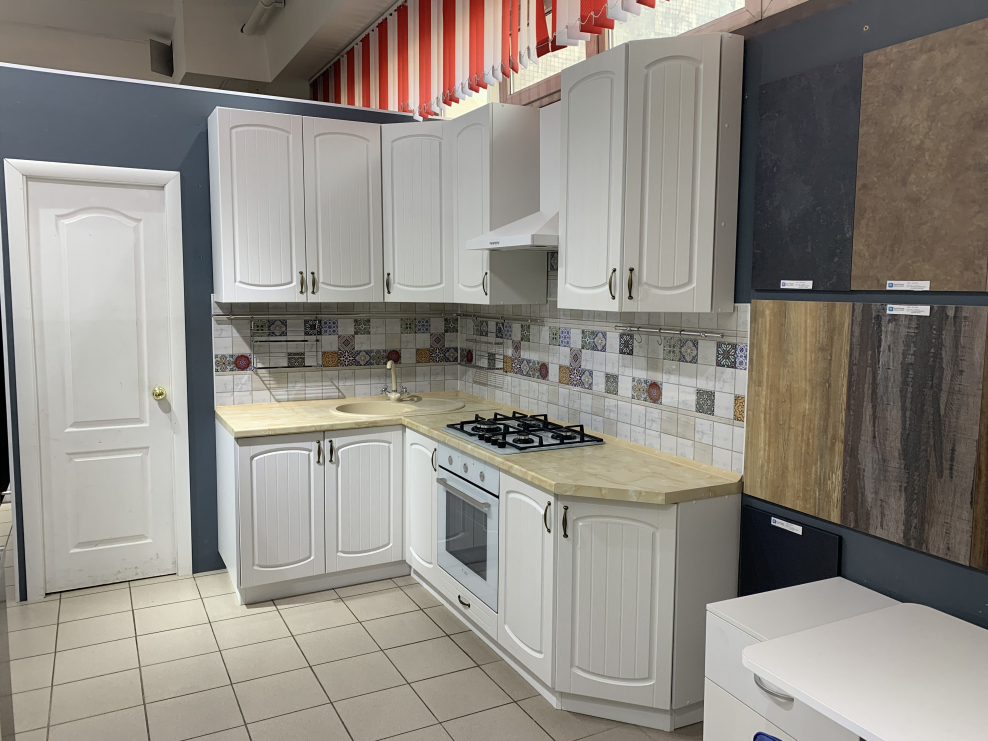 Кухня Верона ясень золото угловая