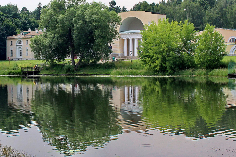 Комсомольский пруд заброшенный
