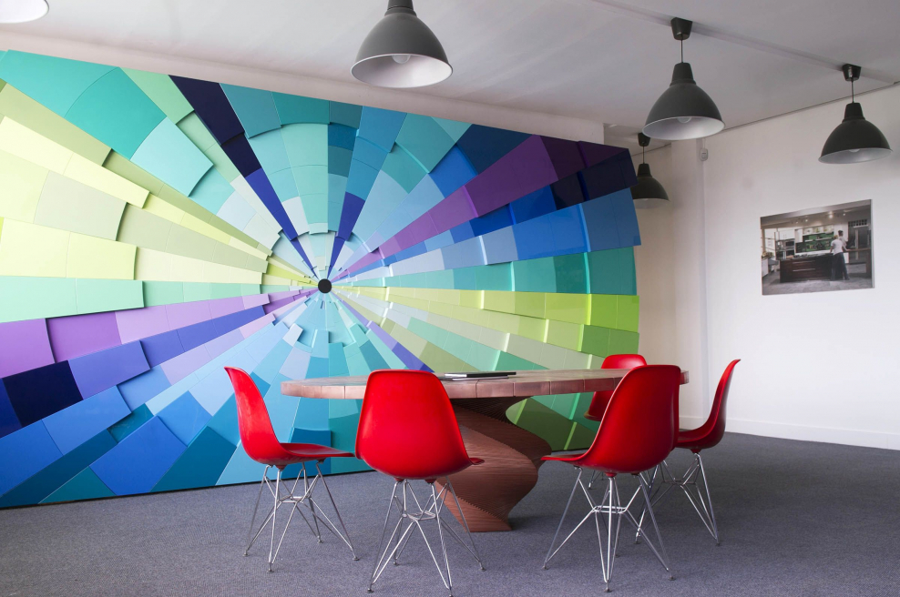Креативная стена в офисе
