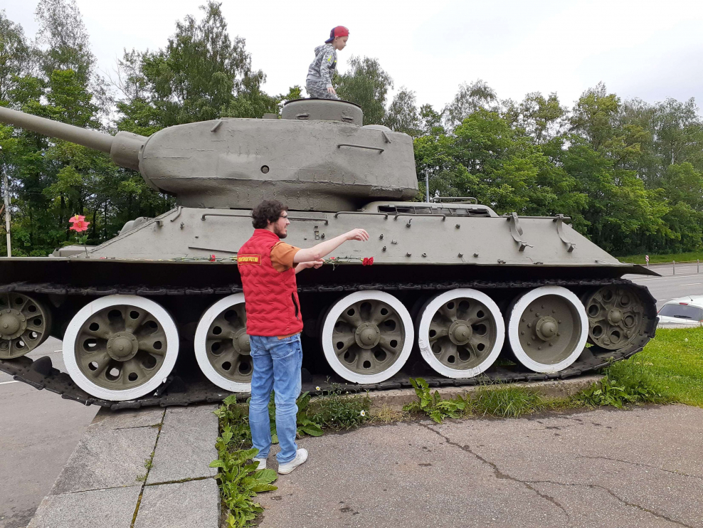 Снегири танки