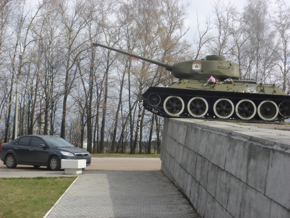 Празднование 9 мая на танках в Снегирях