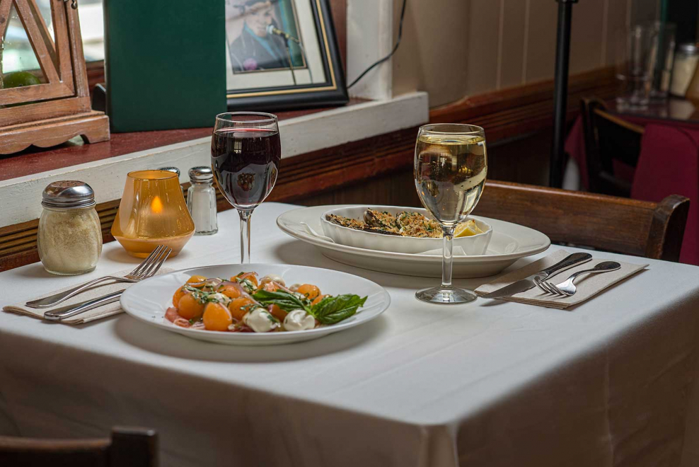 Стол в ресторане