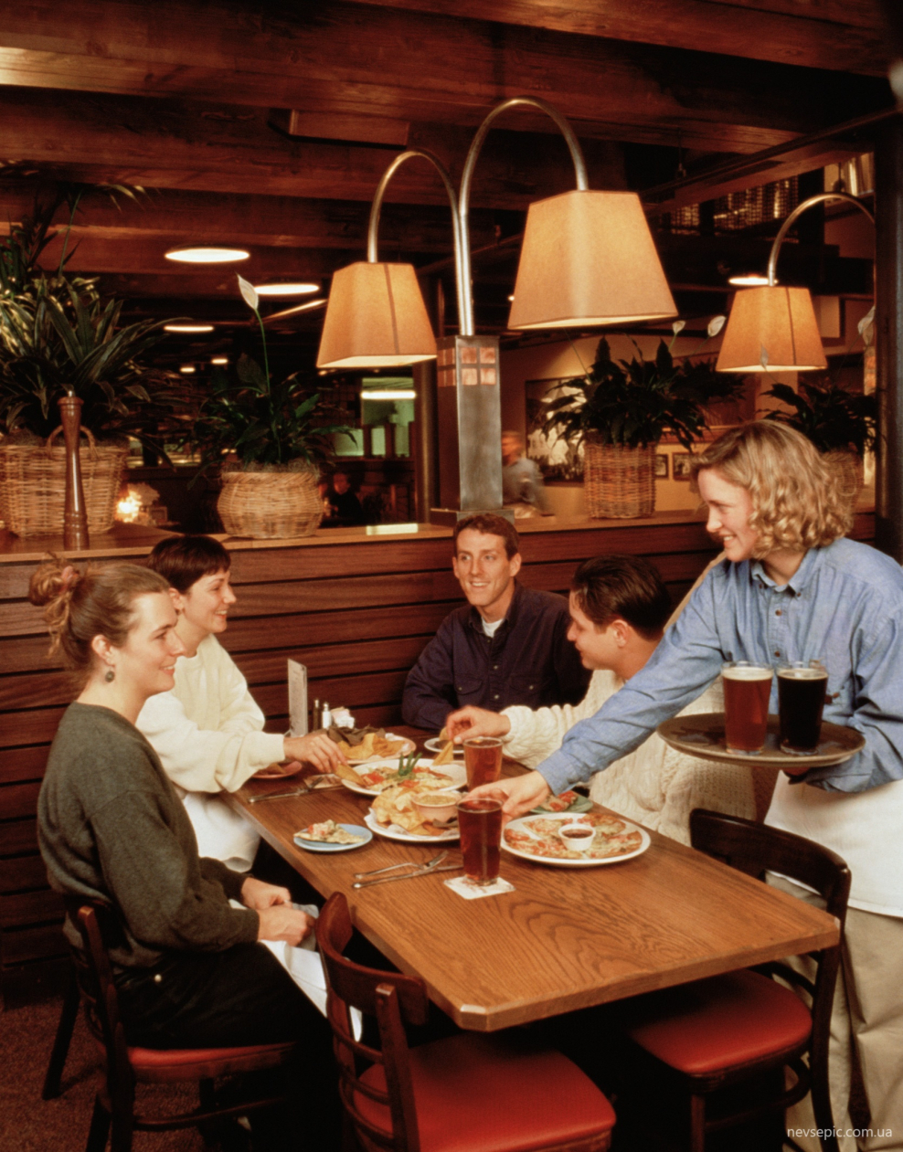 Люди в ресторане