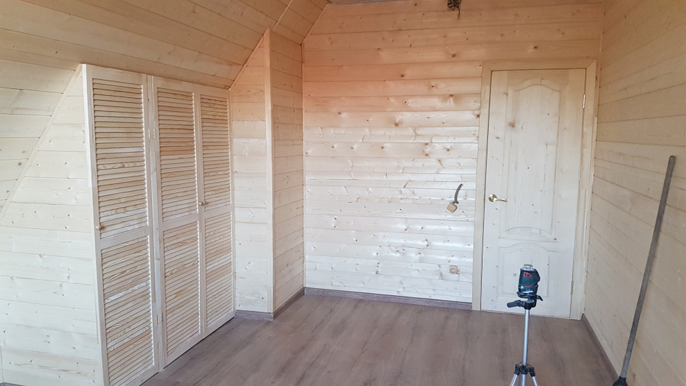 Отделка стен вагонкой на даче