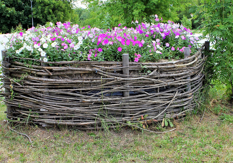 Забор для клумб из горбыля своими