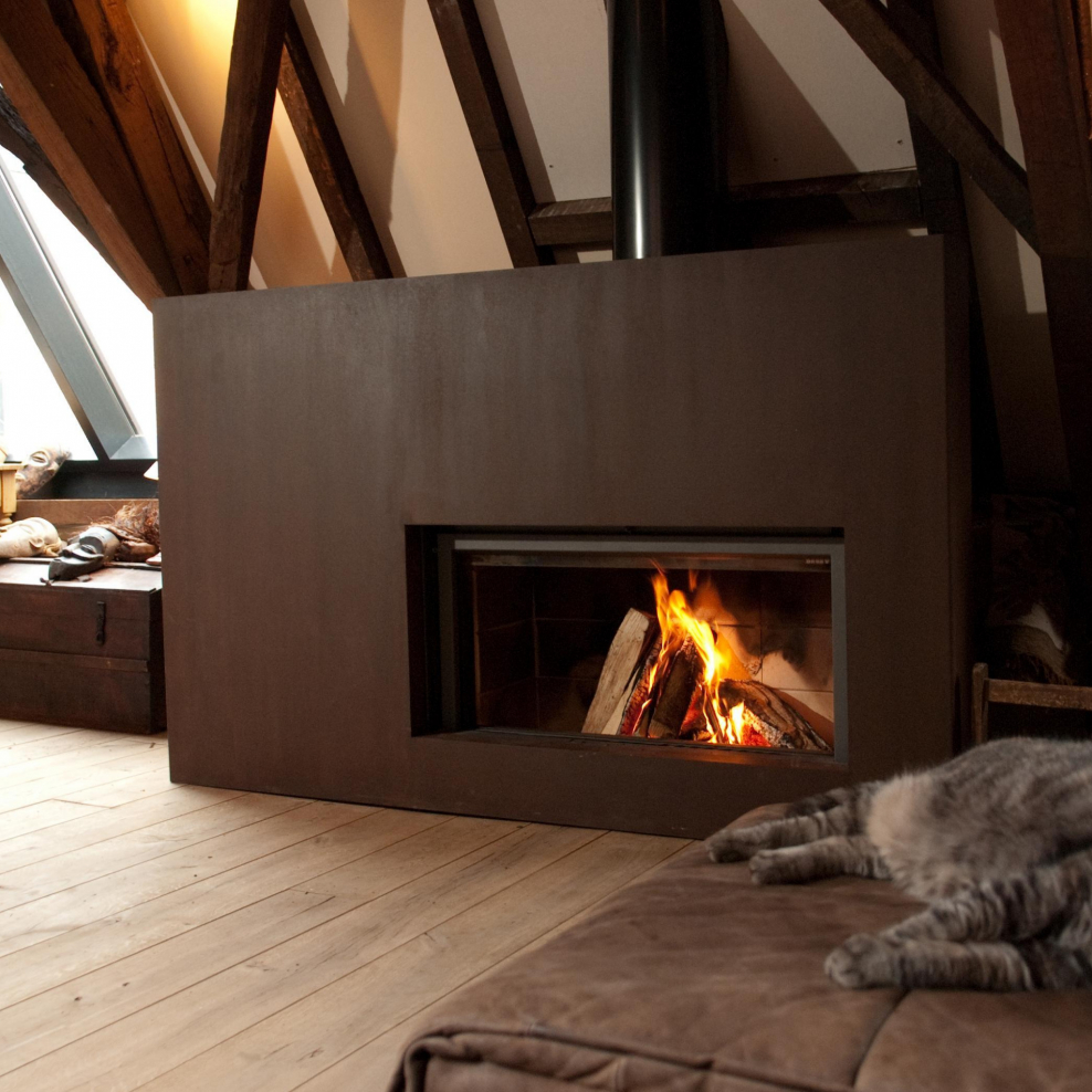 Уютный современный камин