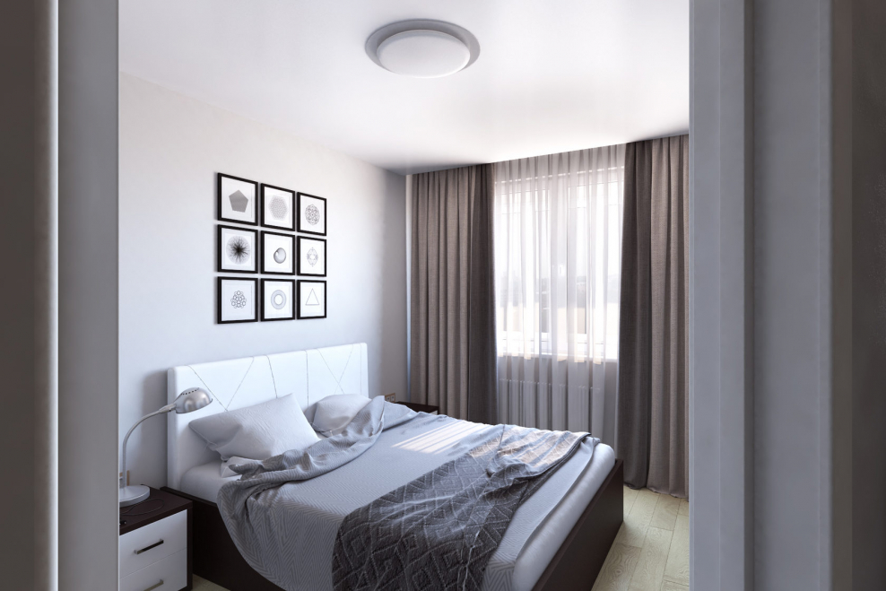 Спальня с панорамными окнами в квартире