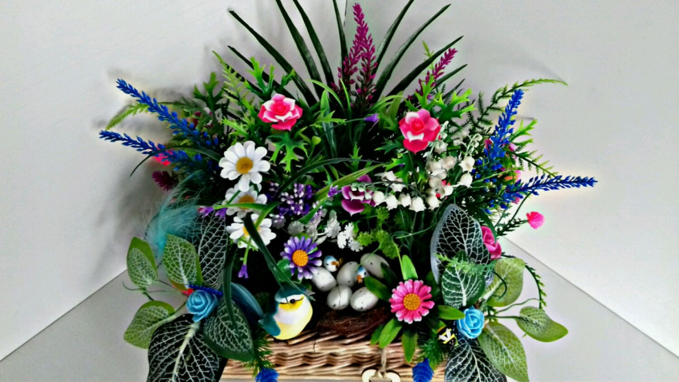 Плетеные изделия для композиций из цветов