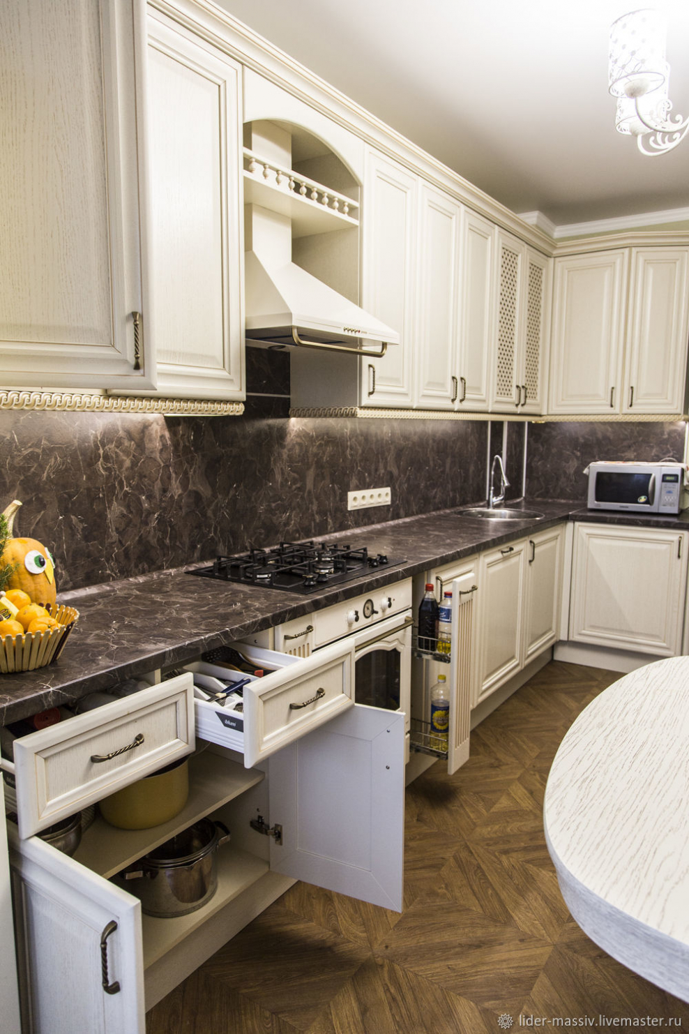 Кухня в стиле венецианском стиле