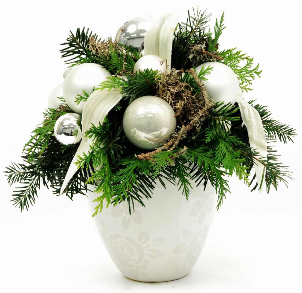 Новогодняя композиция в розовых тонах