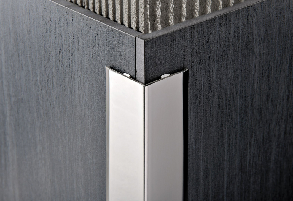 Уголок хромированный 15х30