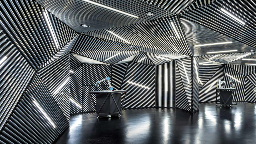 Футуристические линии