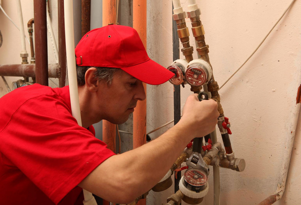 Монтажник автоматических ворот