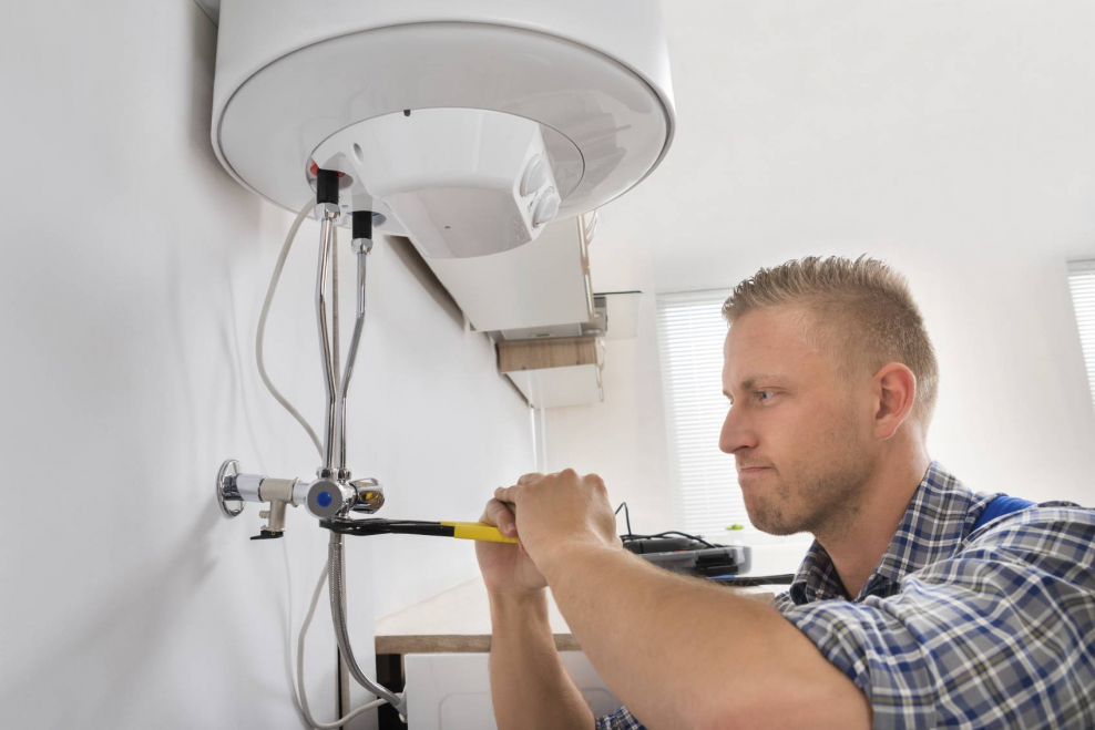 Слесарь сантехник