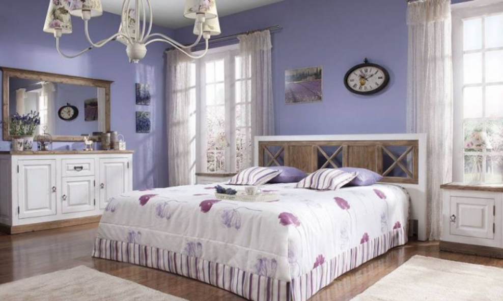Сиреневая мебель Прованс в спальне