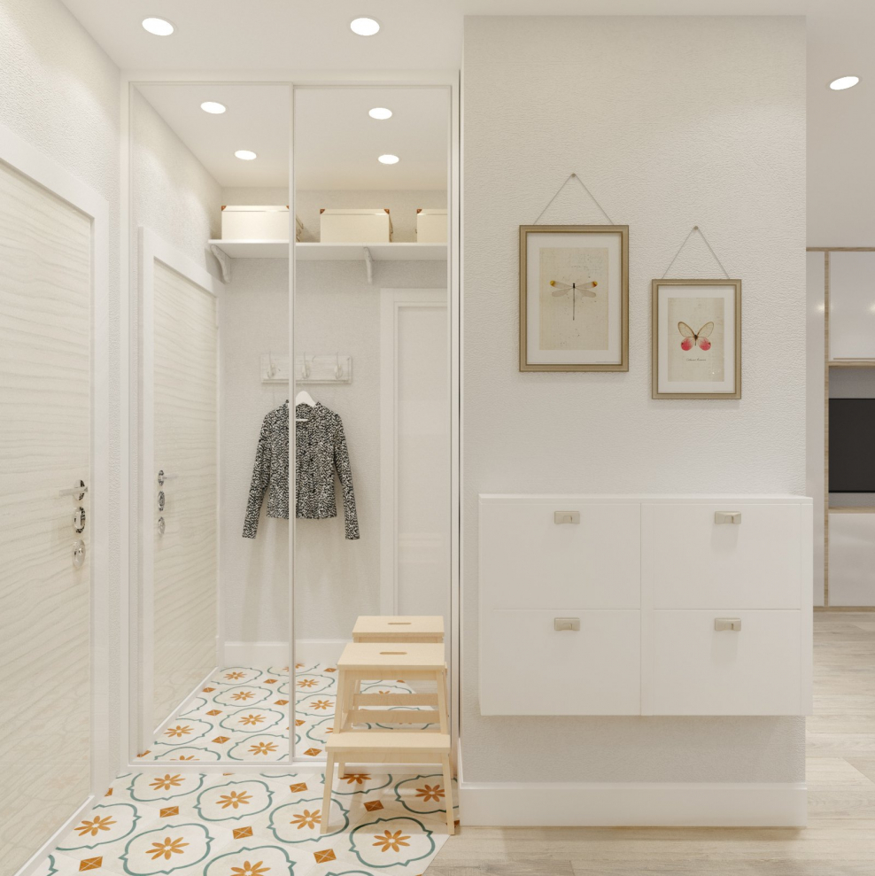 Маленькая светлая прихожая