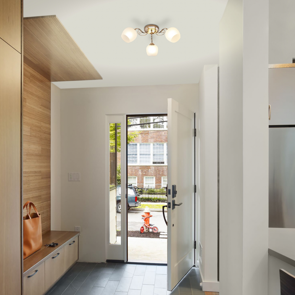 Узкая прихожая в современном стиле