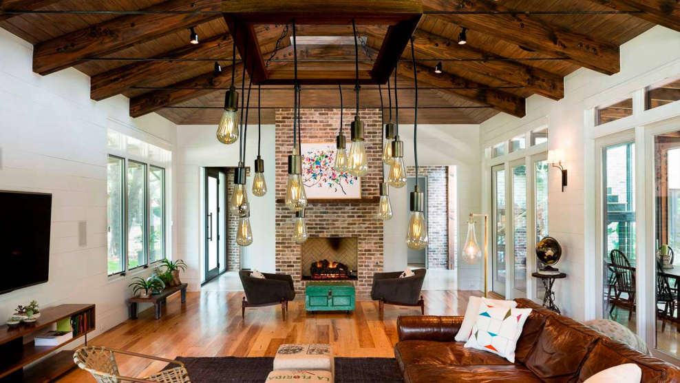 Отделка деревянного потолка