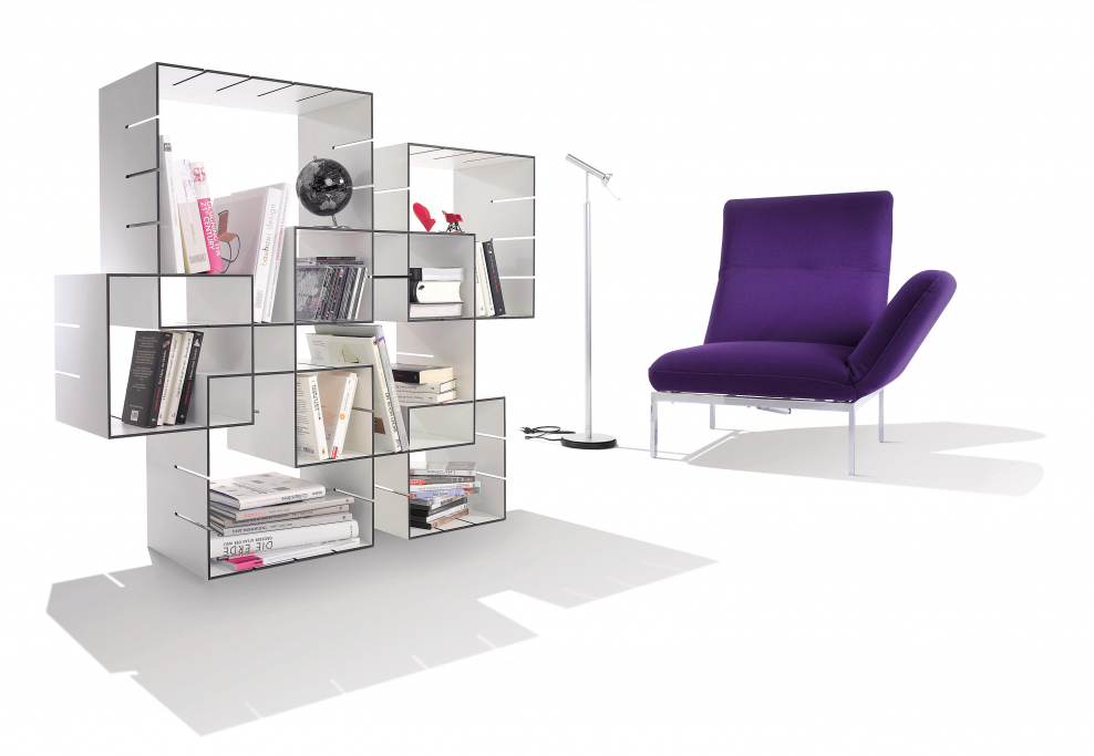 Деревянная стенка в гостиную