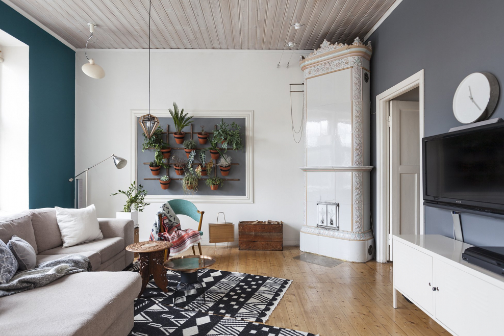 Узкая гостиная в скандинавском стиле