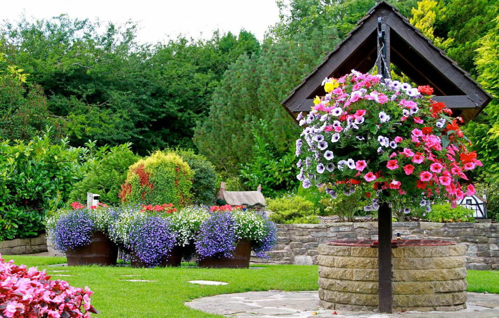 Композиция цветочный сад