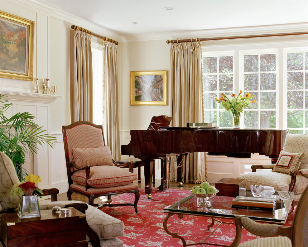 Гостиная с роялем