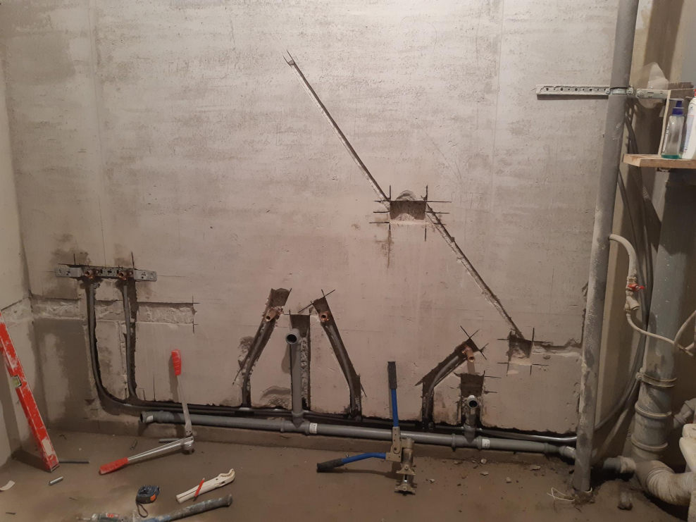 Штробление стен под сантехнику