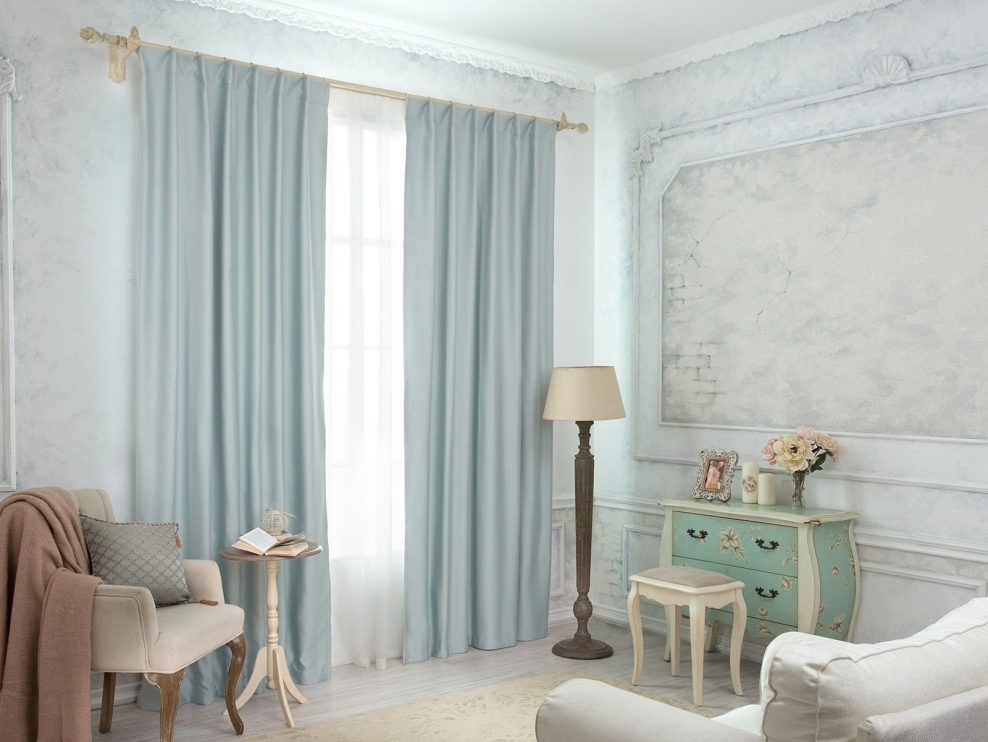 Бледно голубые шторы