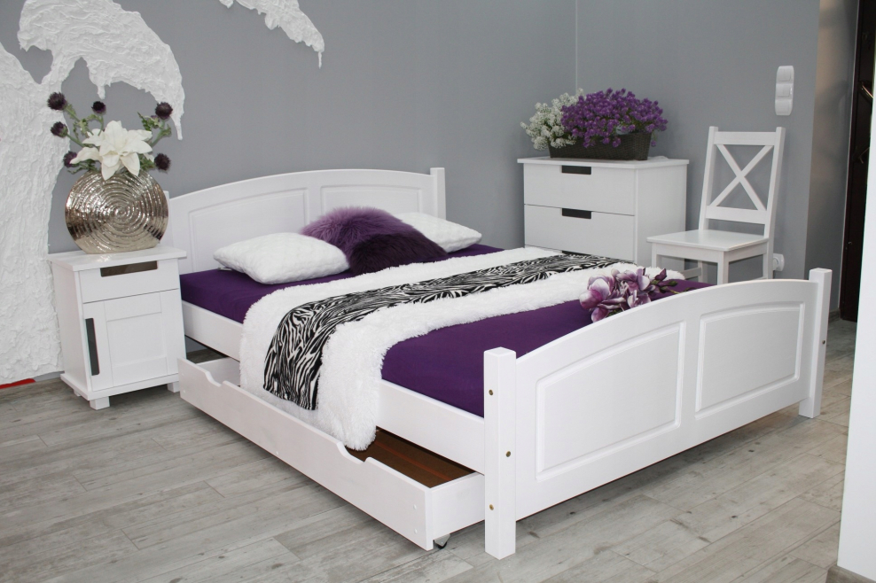 Кровать Николь из массива