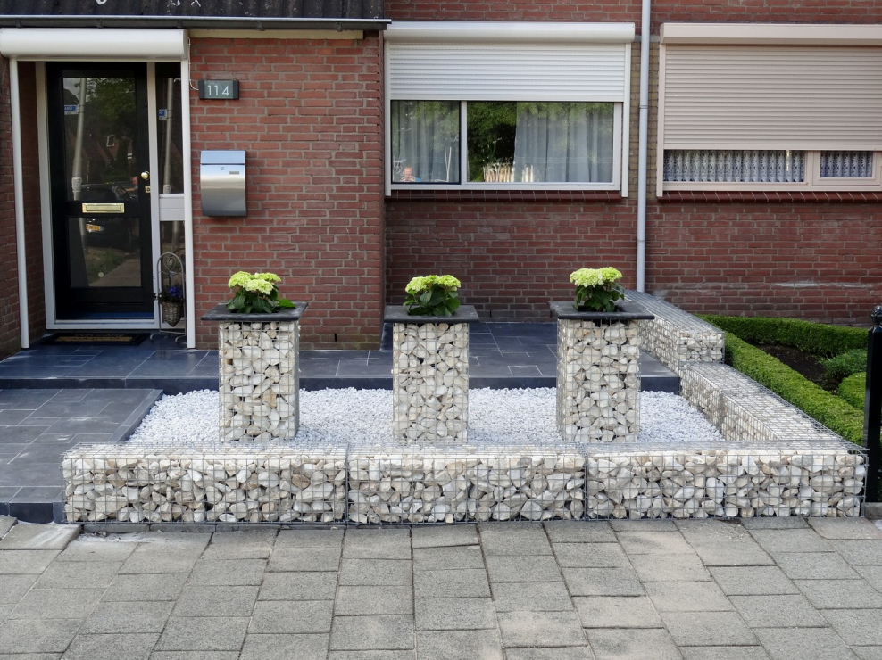 Габионы в палисаднике