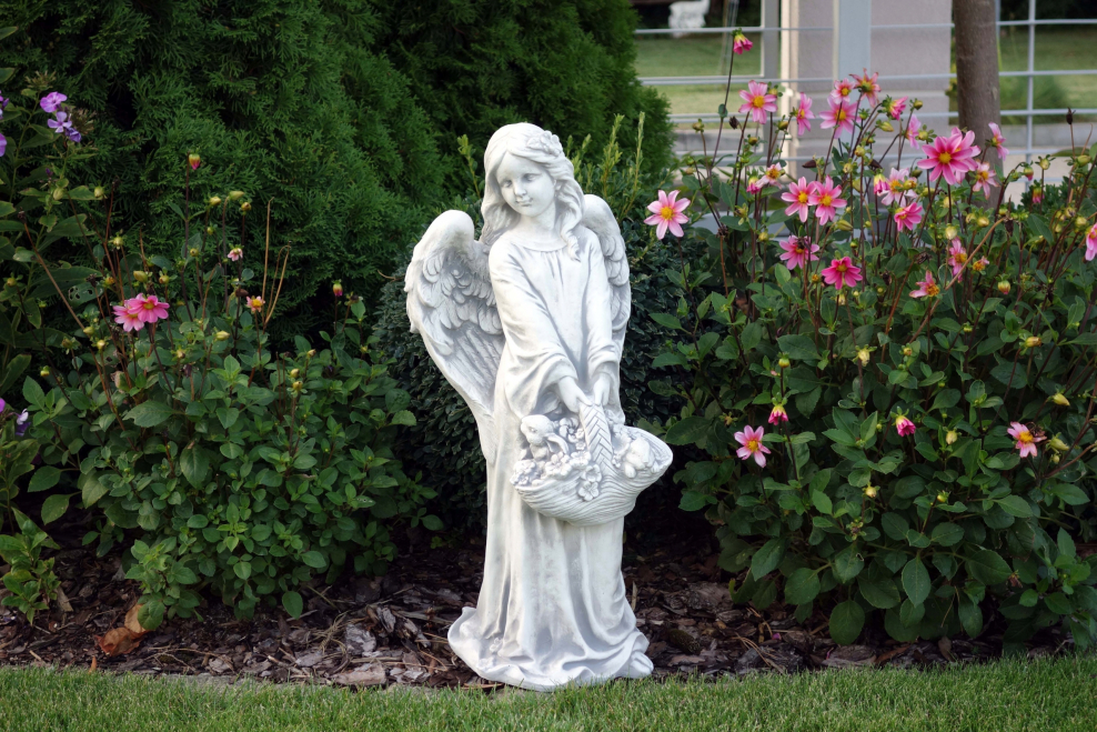 Бетонные скульптуры для сада