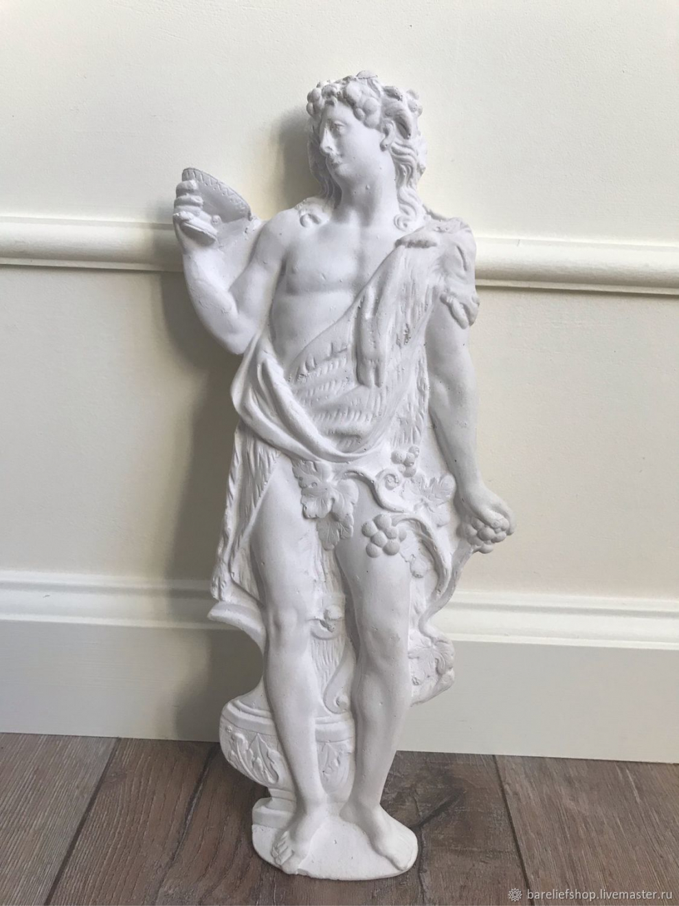 Гипсовая статуя Аполлона