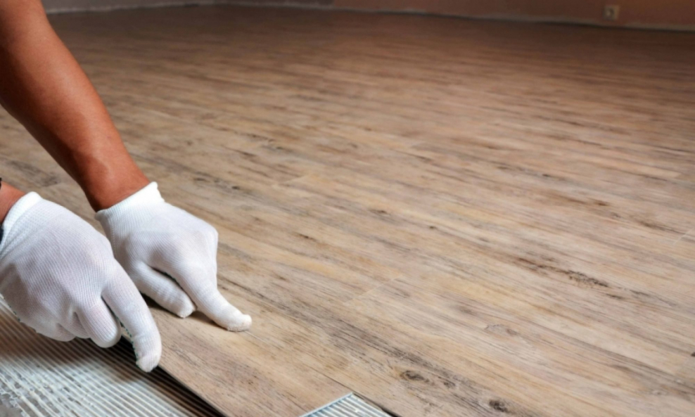 Кварц виниловый ламинат клеевой