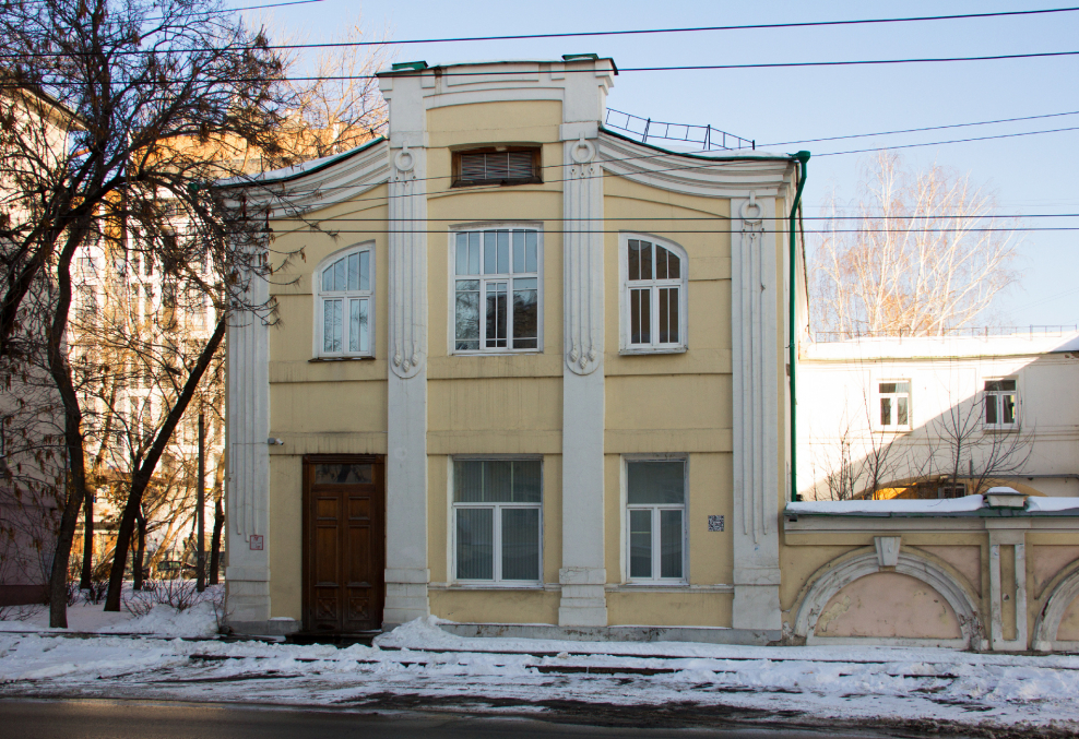 Северный Модерн фронтон с эркером