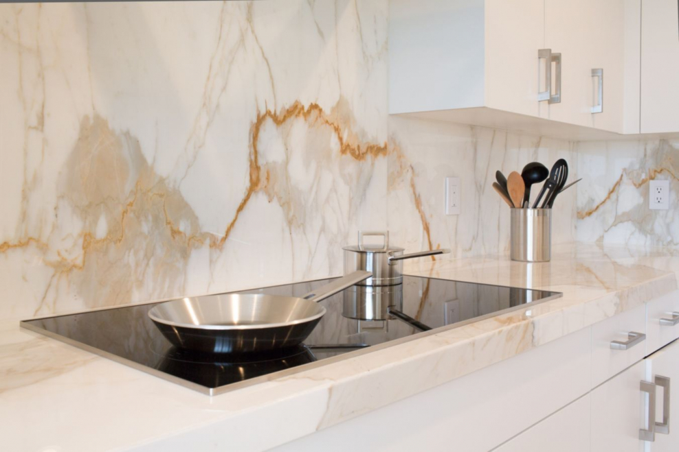 Фартук для кухни под мрамор